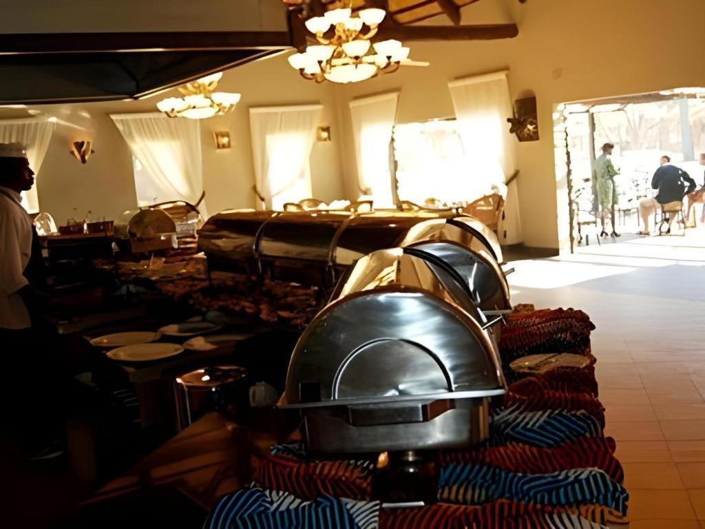 Chrismar Hotel Ливингстон Экстерьер фото